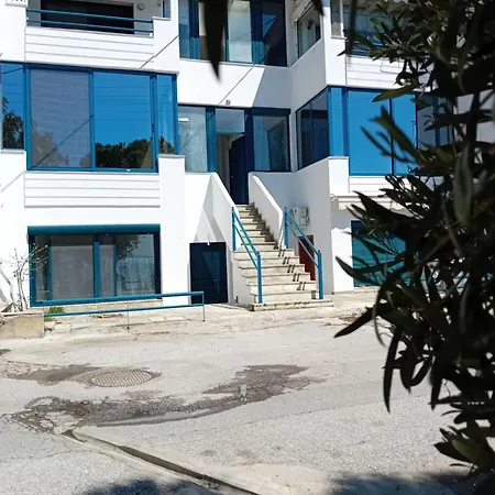 Ntelis Νέος Μαρμαράς