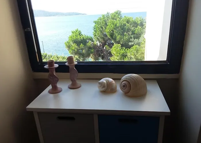 Ntelis * Néos Marmarás